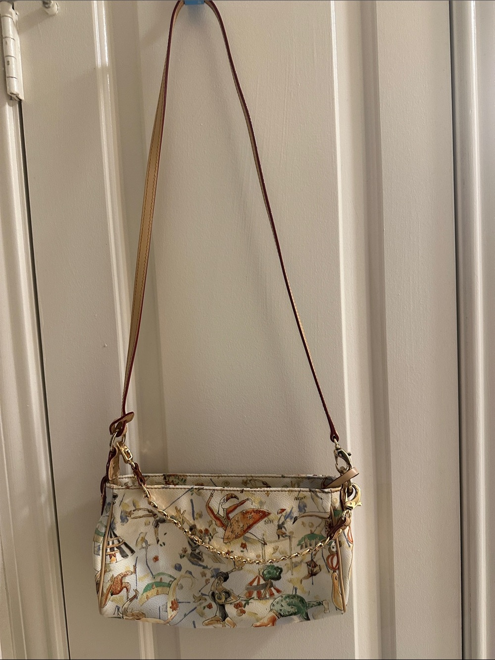 Piero Guidi Cream Multicolor Printed Shoulder Bag with Gold Chain